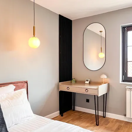Apartment November - Newly Renovated Near Theatre, Old Town