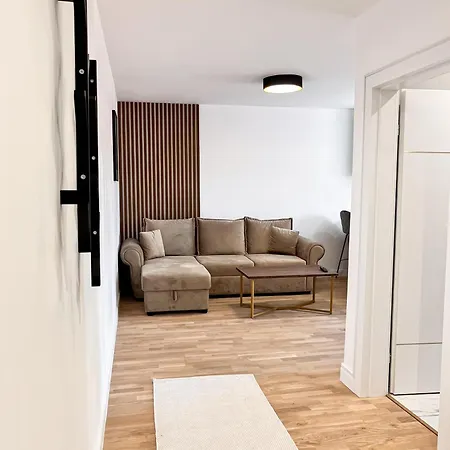 November - Newly Renovated Near Theatre, Old Town * Brasov